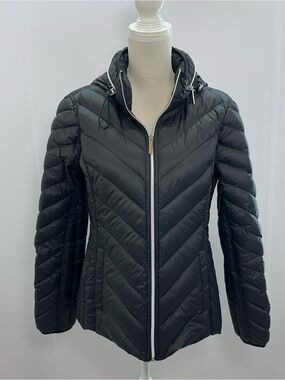 Women’s Black Packable Hooded Down Fill Puffer Jacket